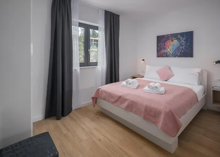 Lana Premium Residence 2
